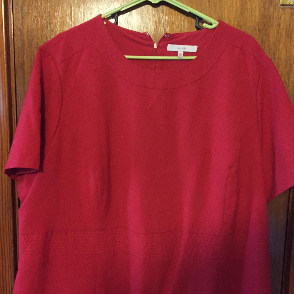 Red Dress 💃 - Picture 3 of 3
